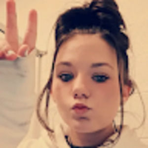 Meet your Posher, Chloe